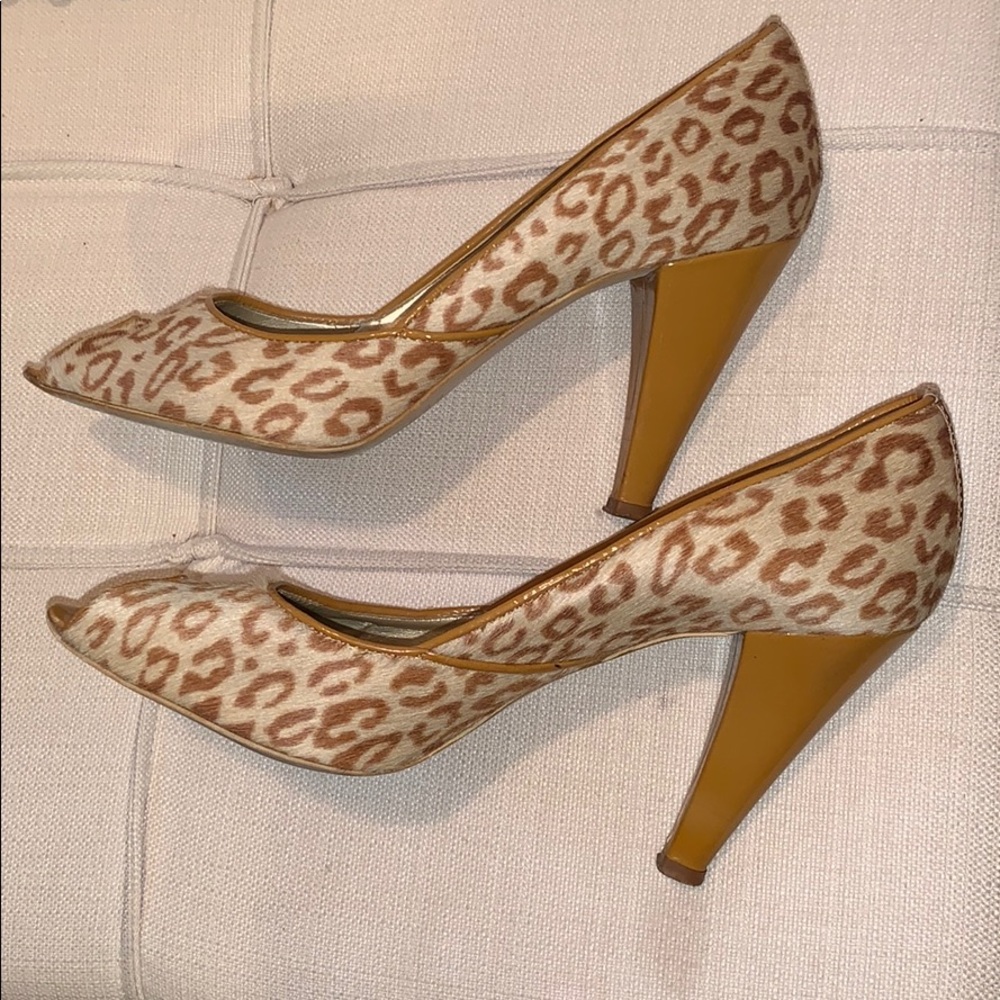 Animal Print... Hair Calf Peep-toe